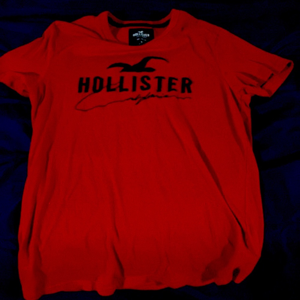 Hollister t-shirt